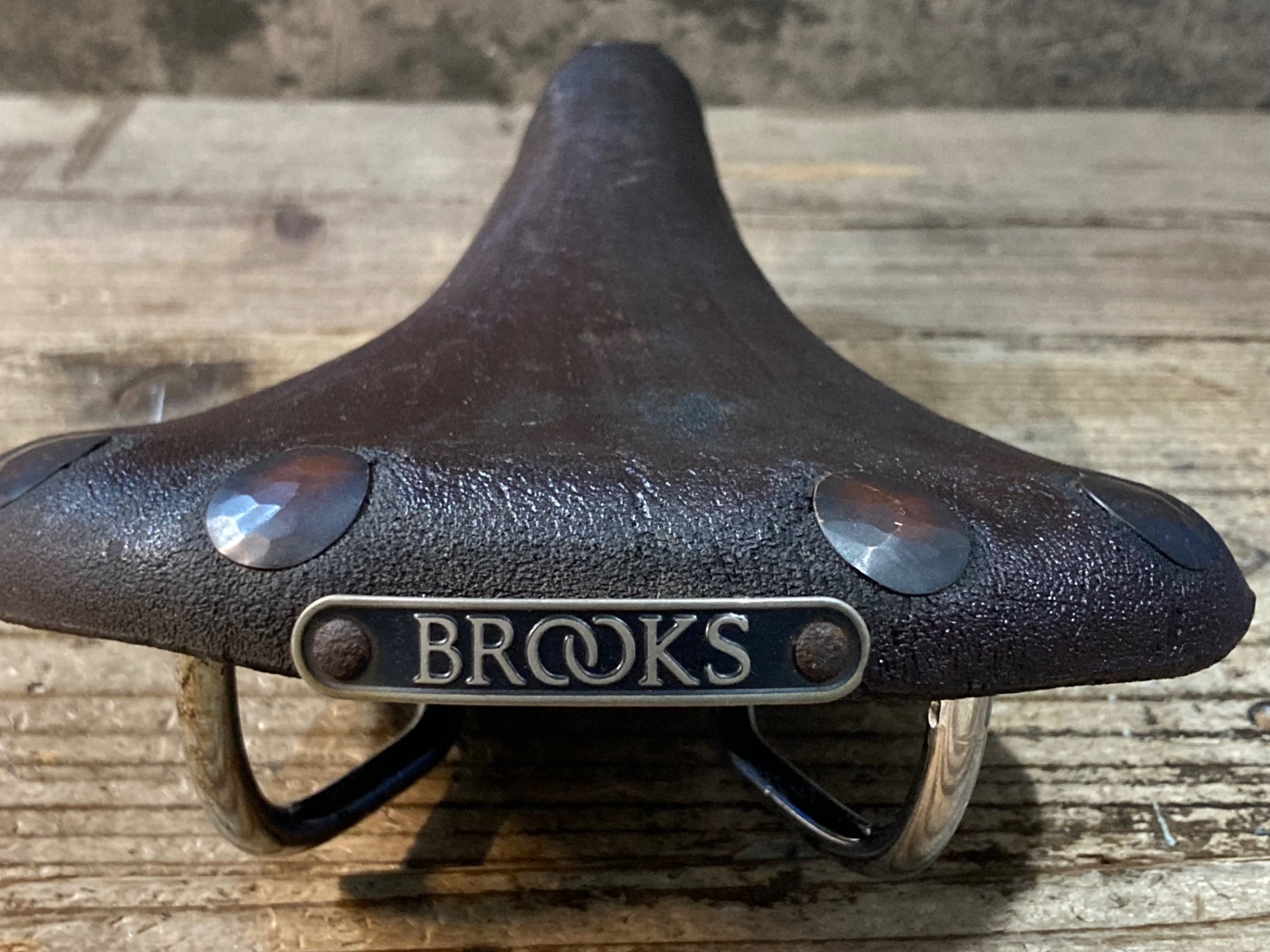 JX190 ブルックス BROOKS サドル ※錆、劣化の為ジャンク – BICI AMORE