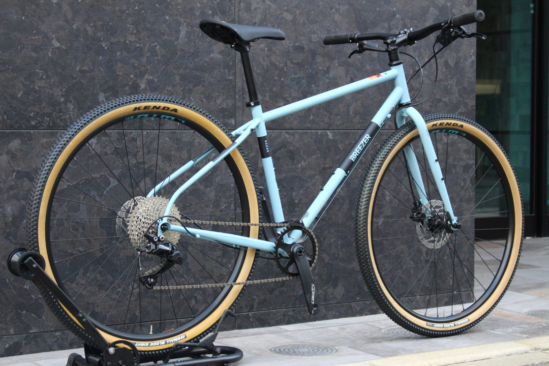 未走行品！ブリーザー BREEZER ラダー カフェ RADAR CAFE 2025 XS シマノ デオーレ 1×10S 油圧DISC クロモリ クロスバイク 【福岡店】