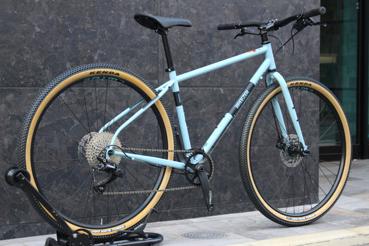 未走行品！ブリーザー BREEZER ラダー カフェ RADAR CAFE 2025 XS シマノ デオーレ 1×10S 油圧DISC クロモリ クロスバイク 【福岡店】