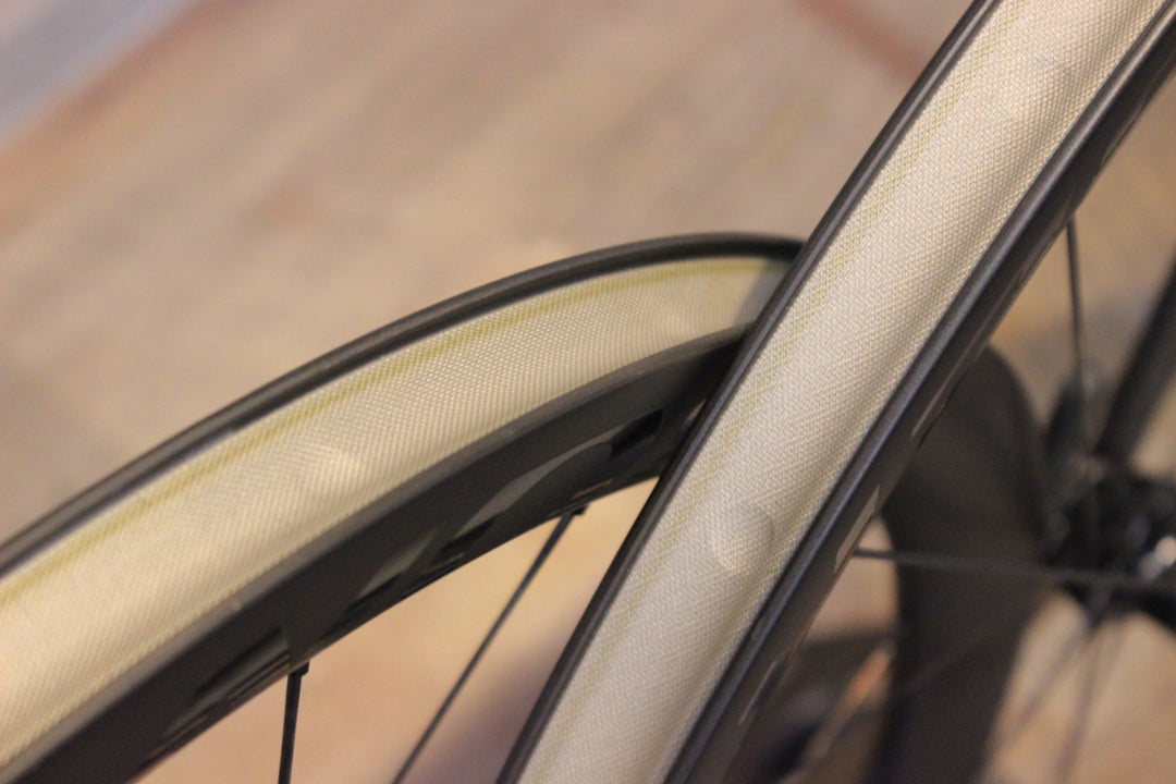ボントレガー BONTRAGER アイオロス AEOLUS PRO 37 DISC カーボン チューブレスレディ ホイールセット シマノ 11/12S 21C【名古屋店】