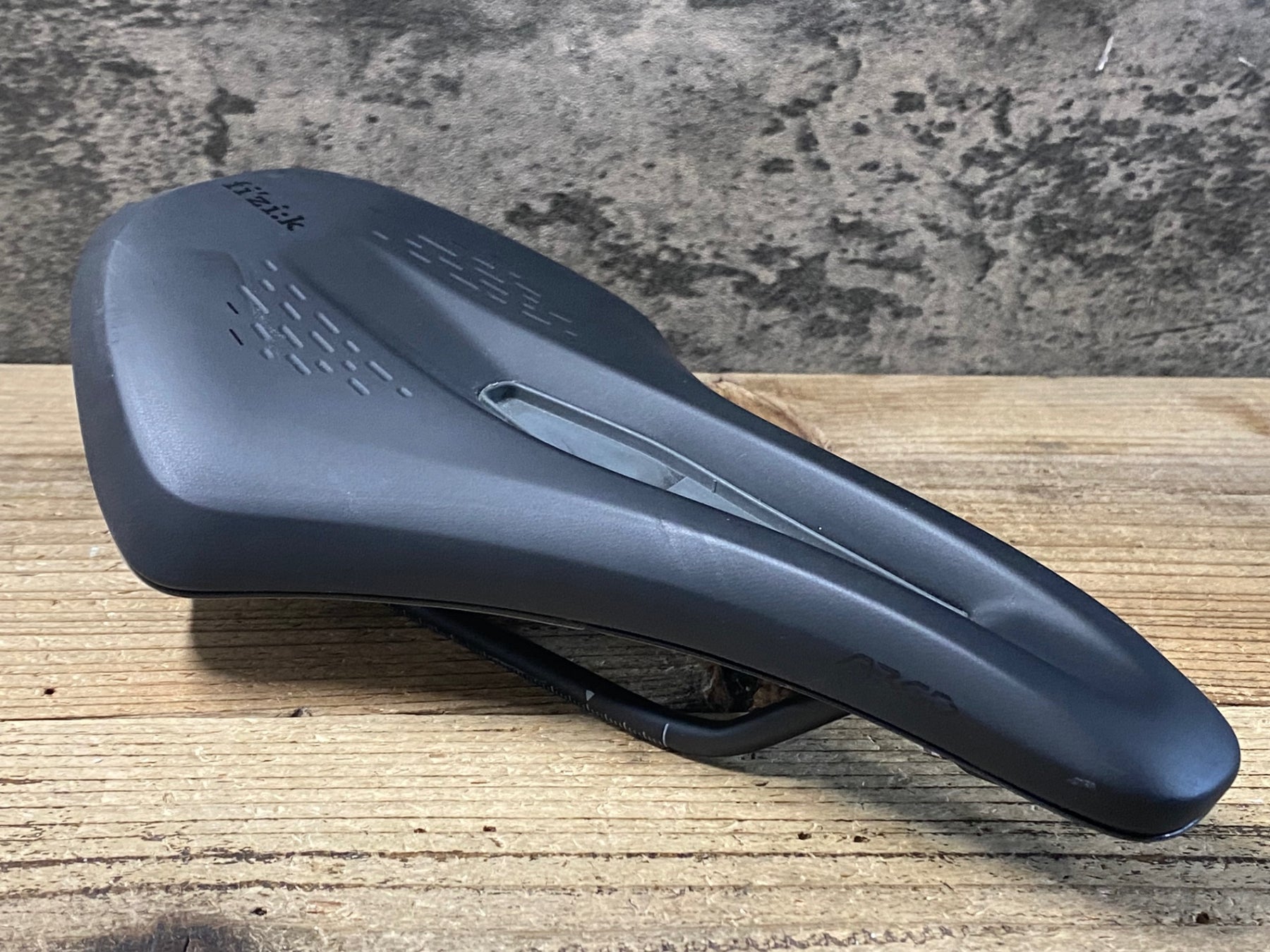 KE455 フィジーク fizik TERRA ARGO X5 サドル 黒 150mm S-Alloyレール