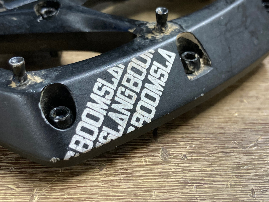 KQ605 スペシャライズド SPECIALIZED BOOMSLANG PLATFORM フラットペダル 黒