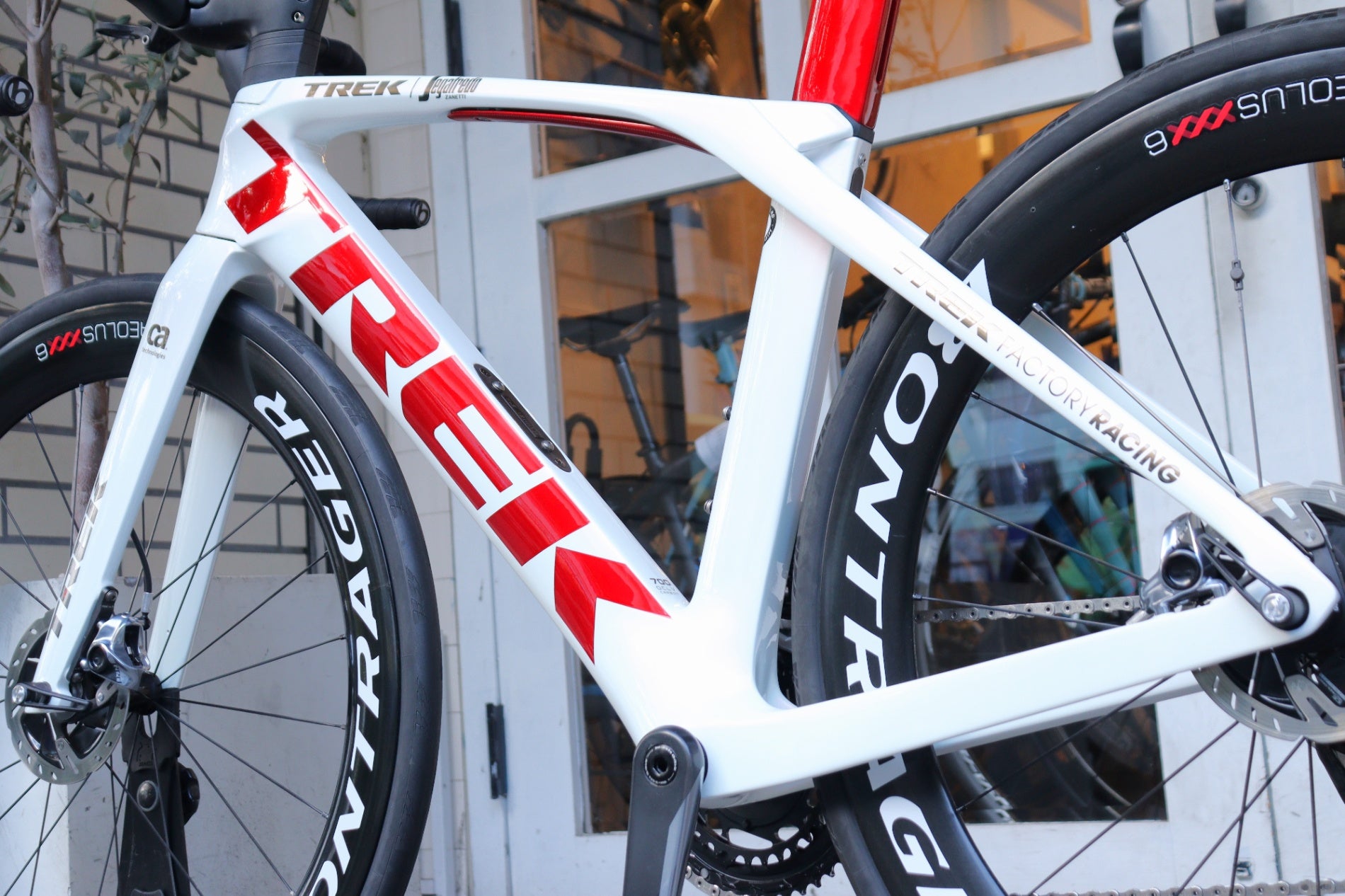 Trek Madone ロードバイク ホワイト/レッド トレック TREK マドン MADONE SLR DISC GEN6 P1 2019モデル 52サイズ