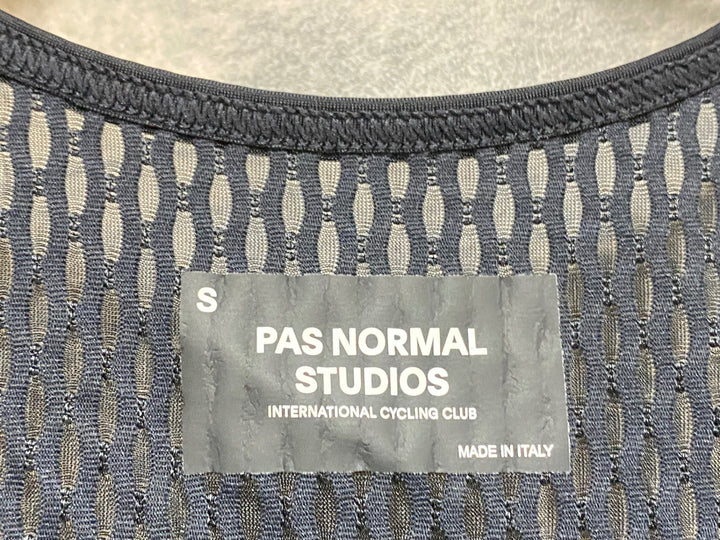 KQ381 パスノーマルスタジオ PAS NORMAL STUDIOS カーゴ ビブショーツ 黒 S