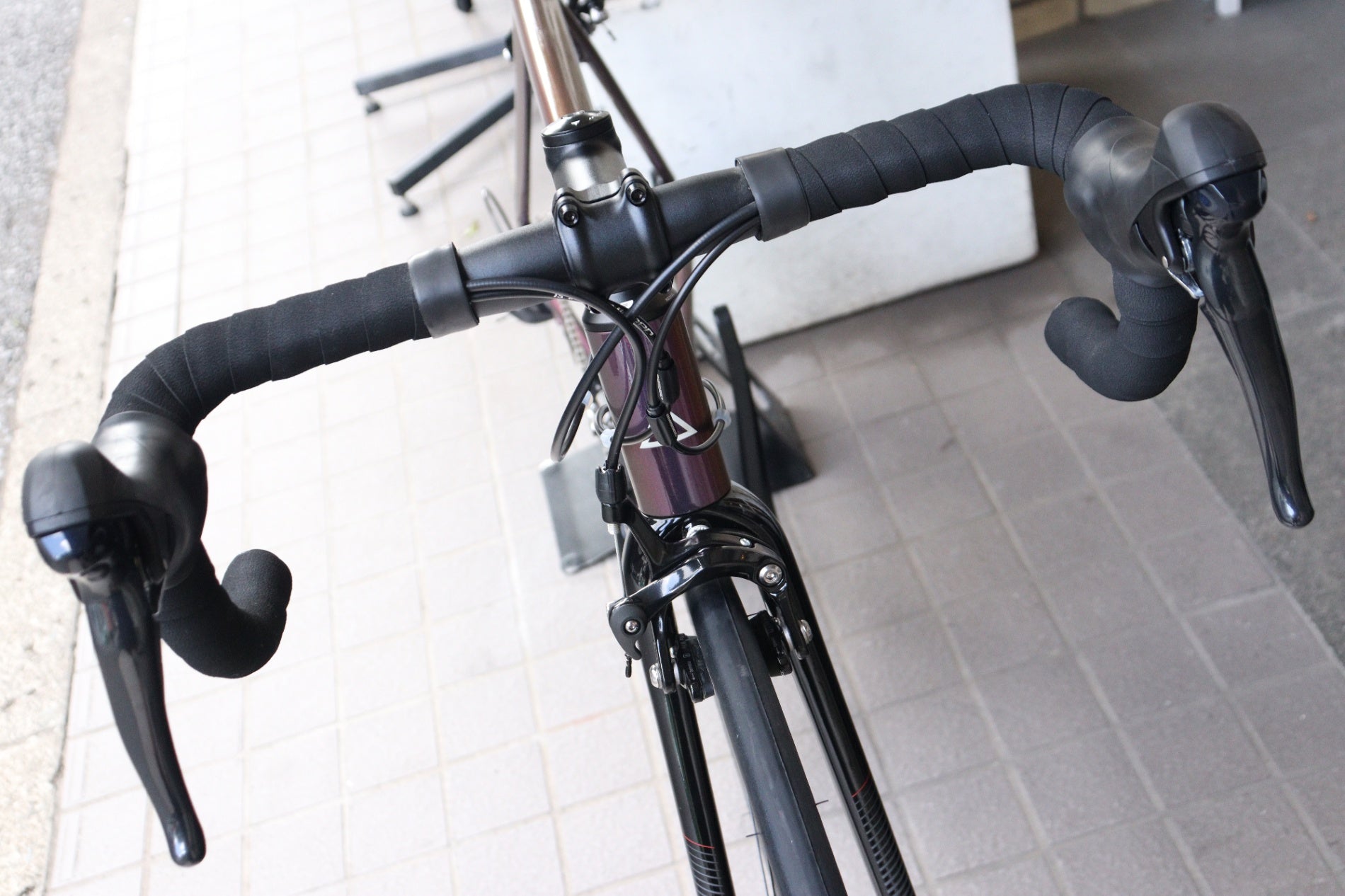 フジ FUJI ナオミ NAOMI 2022モデル 52サイズ シマノ SORA R3000 MIX