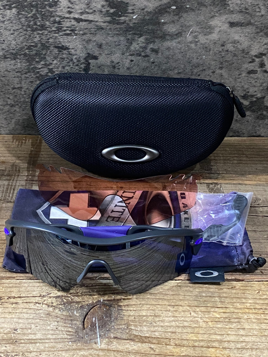 KH645 オークリー OAKLEY RADAR INFINITE HERO サングラス アイウェア 黒 紫 CVNDSHレンズ付属