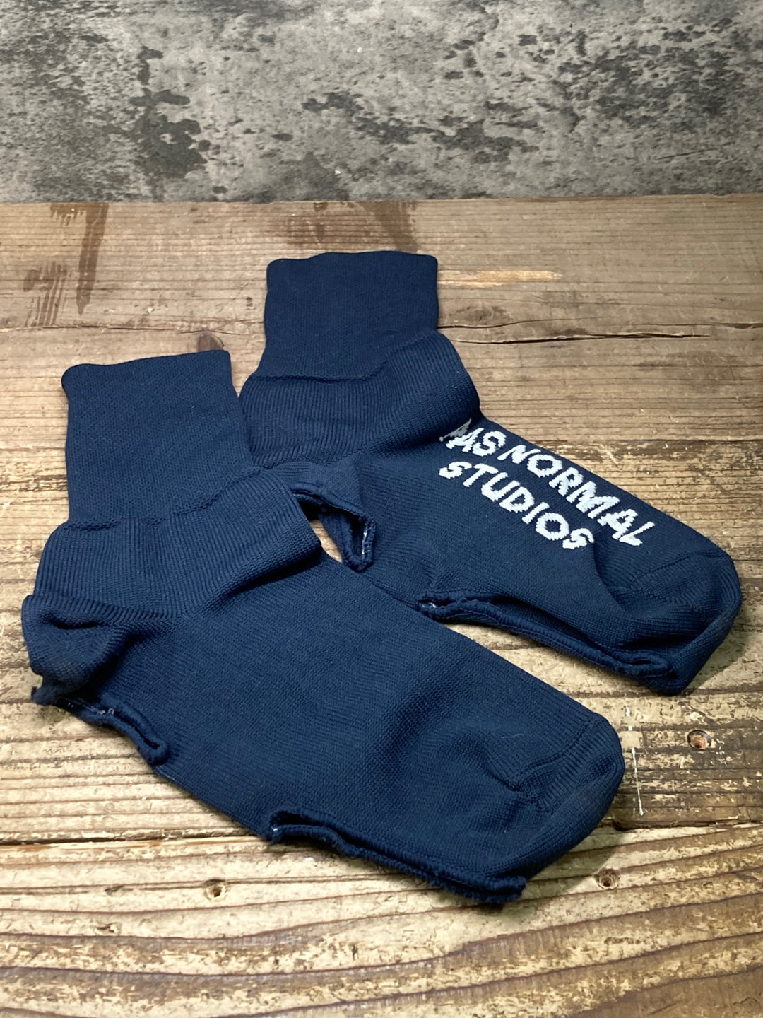 JH652 パスノーマルスタジオ PAS NORMAL STUDIOS OVERSOCKS シューズカバー 紺 M
