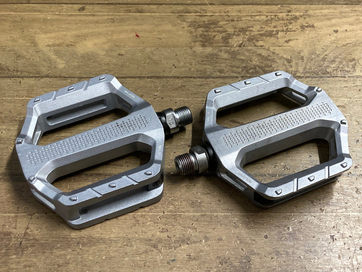 KP084 シマノ SHIMANO PD-EF202 フラットペダル シルバー