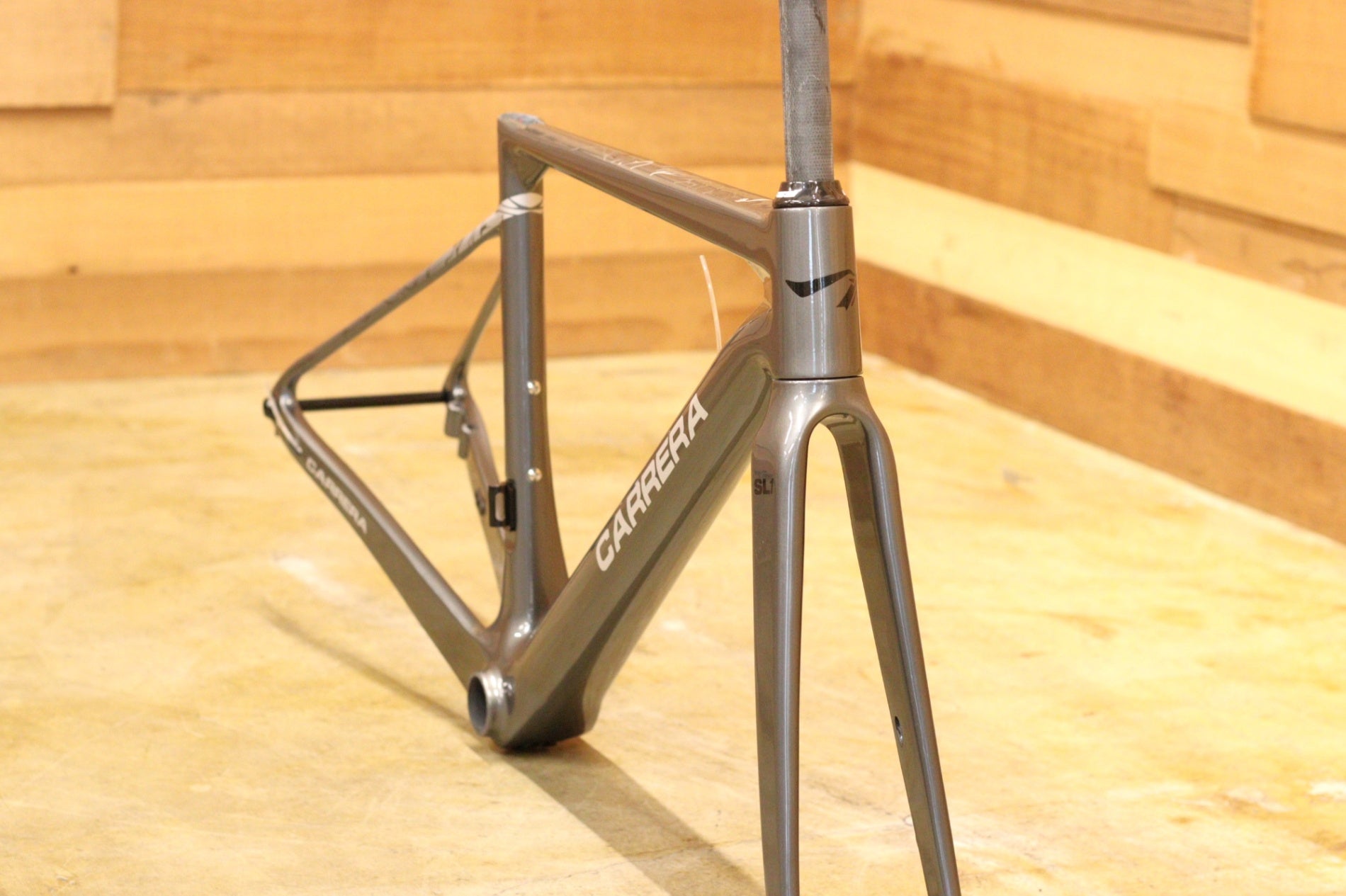 美品　CARRERA カレラ　カーボンフレーム　ロードバイク 未使用！カレラ CARRERA ER-01 2018年モデル Sサイズ カーボン
