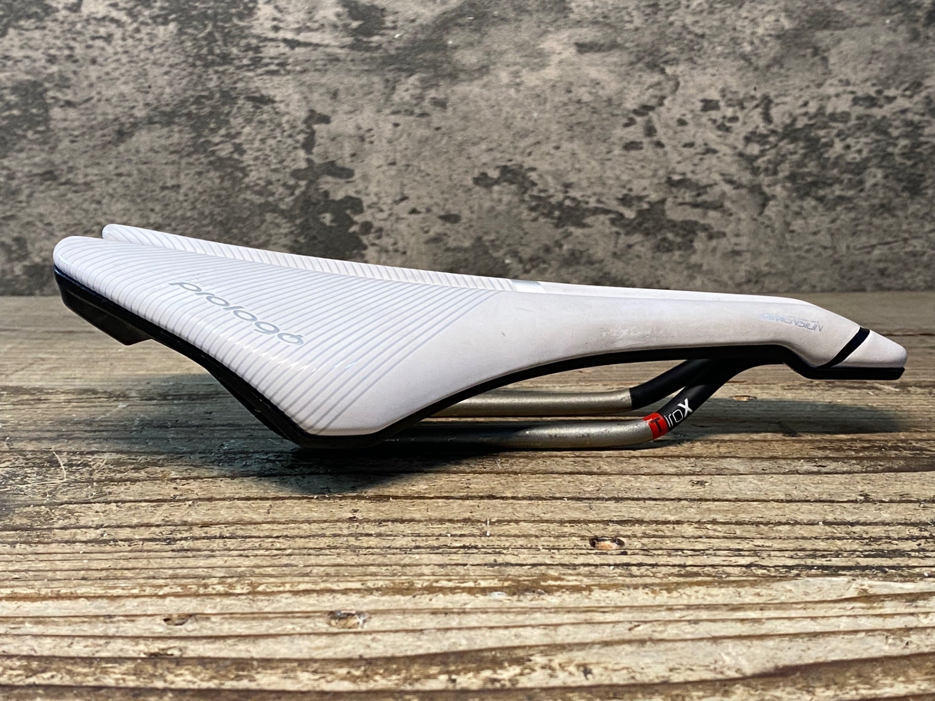 JG160 プロロゴ prologo DIMENSION サドル 白 Tirox 143mm