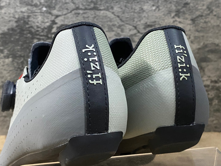KK389 フィジーク fizik TEMPO OVERCURVE R4 SHOES ビンディングシューズ 3穴 グレー EU42