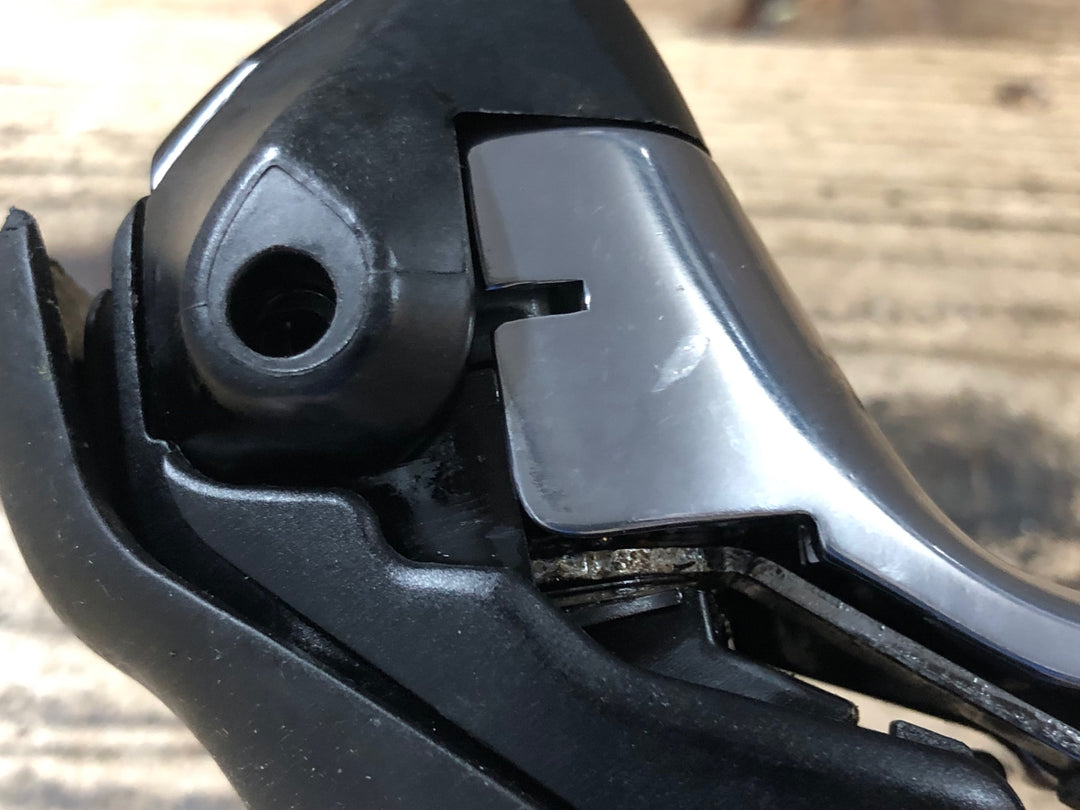 JP718 シマノ SHIMANO 105 ST-5600 STIレバー ※ブラケットカバー劣化加水分解ケーブル断線,変則不良の為ジャンク