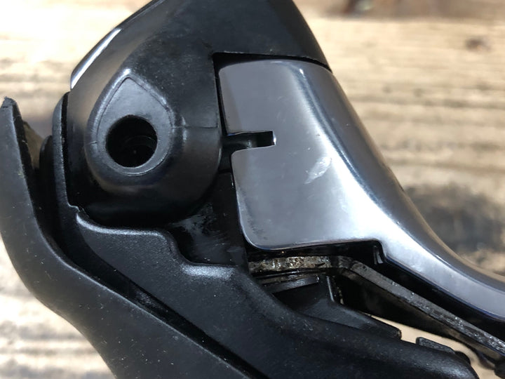 JP718 シマノ SHIMANO 105 ST-5600 STIレバー ※ブラケットカバー劣化加水分解ケーブル断線,変則不良の為ジャンク
