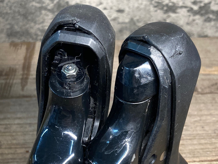 JJ093 シマノ SHIMANO ST-R7020 STIレバー 2x11S ※ブラケット劣化破れ傷,パーツ欠品,固定部えぐれの為ジャンク