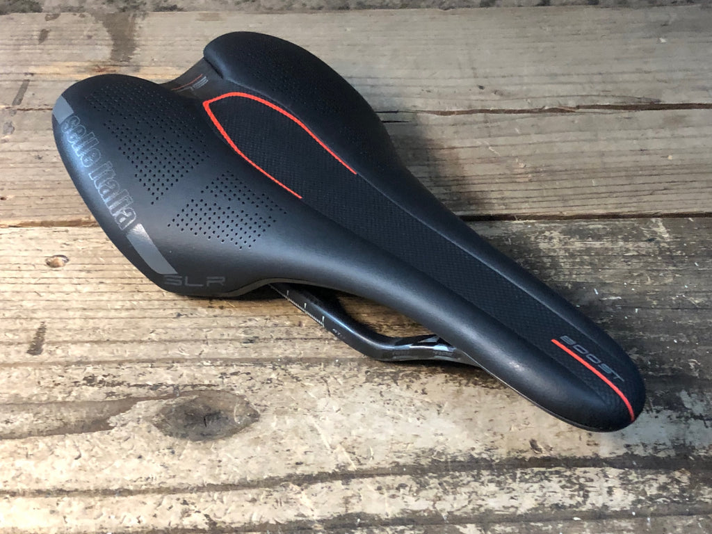 JU712 セライタリア selle italia SLR BOOST KIT CARBONIO サドル 黒