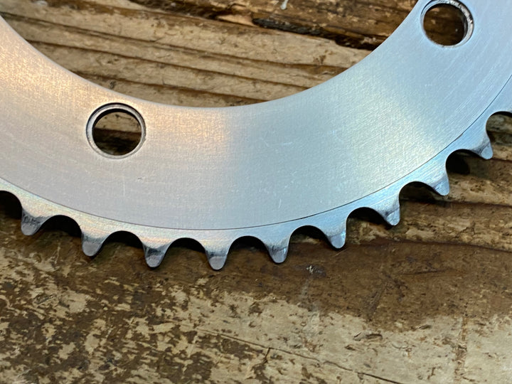 JJ558 スギノ Sugino MESSENGER チェーンリング シルバー 44T PCD130mm 厚歯
