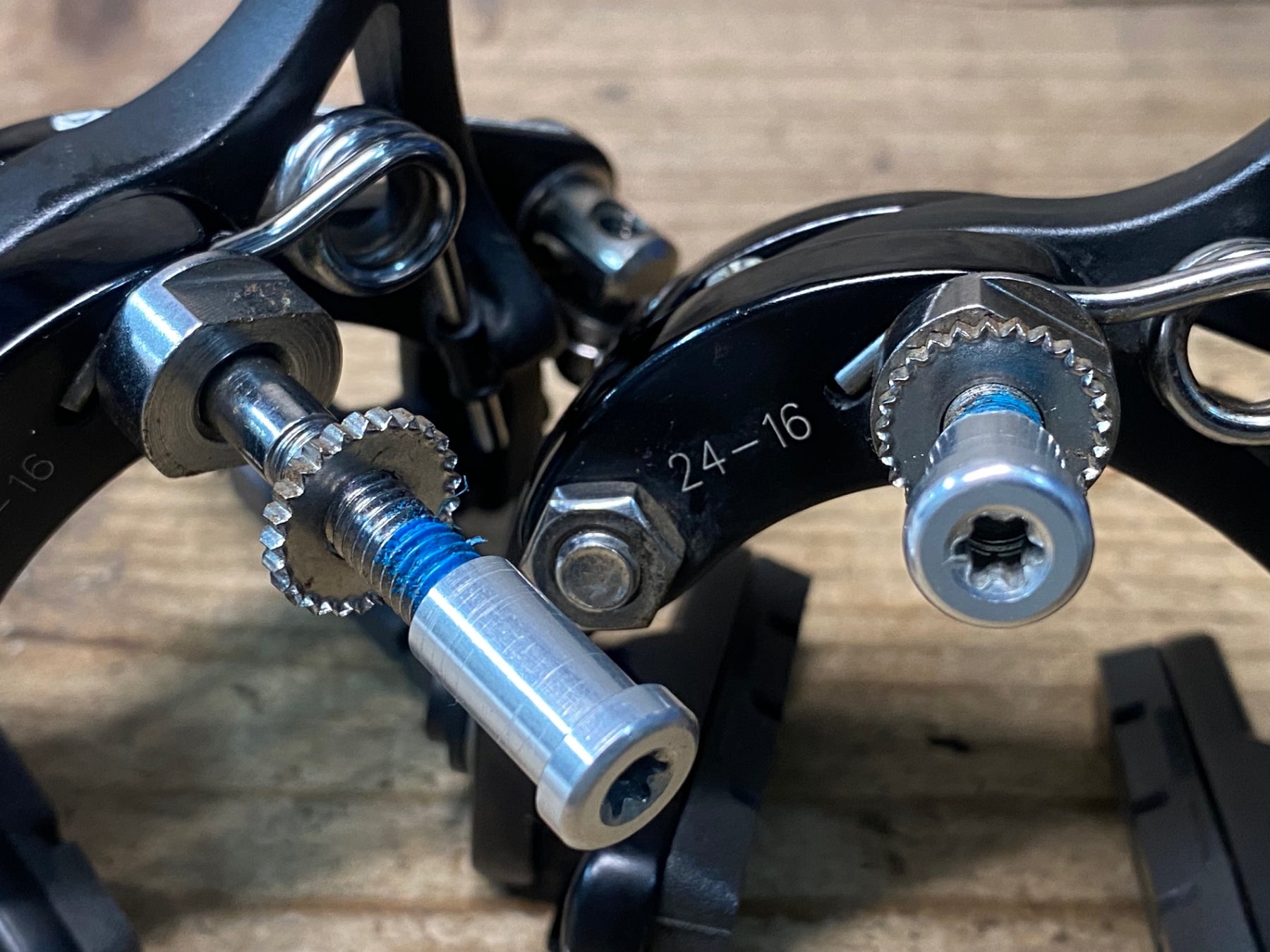 Campagnolo Potenza キャリパーブレーキ シルバー campagnolo potenza ブレーキ シルバー フロントのみ - メルカリ