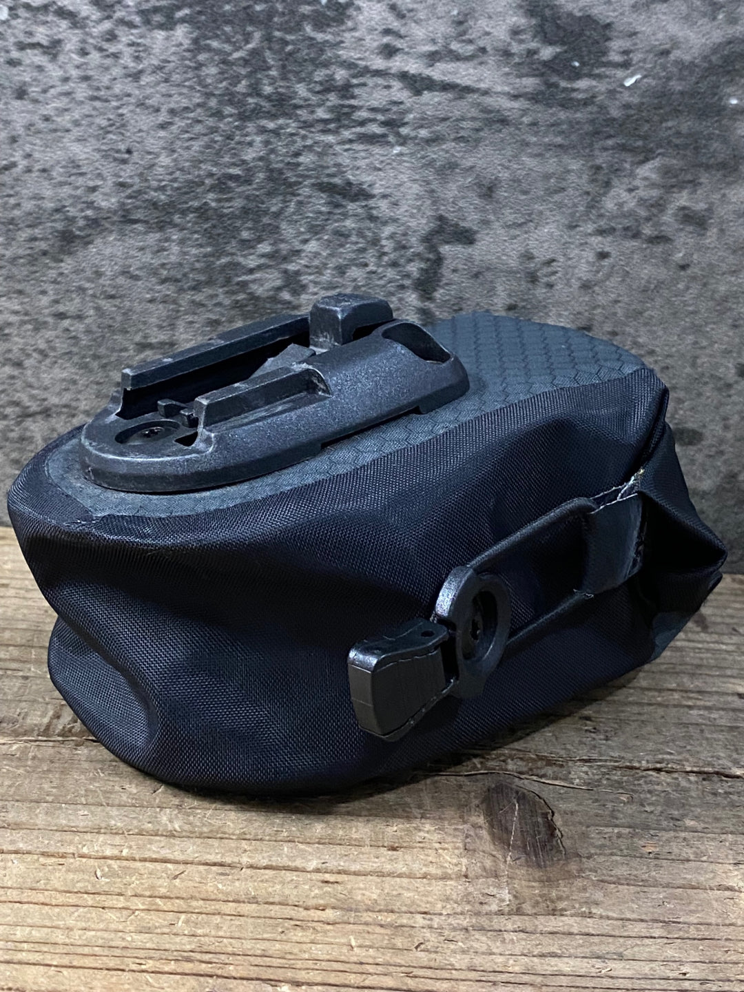 JY844 オルトリーブ ORTLIEB サドルバッグ グレー ※固定具欠品