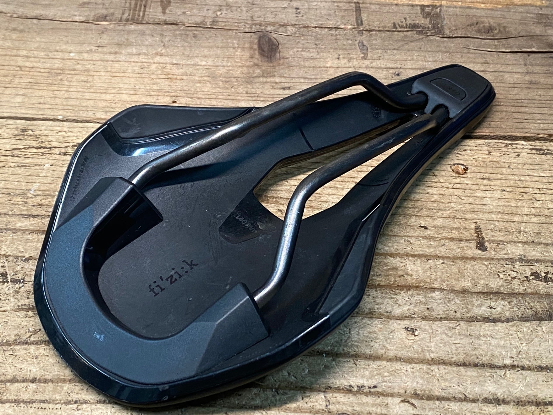 フィジーク(FIZIK) ARGO VENTO R3 140mm 【公式通販】