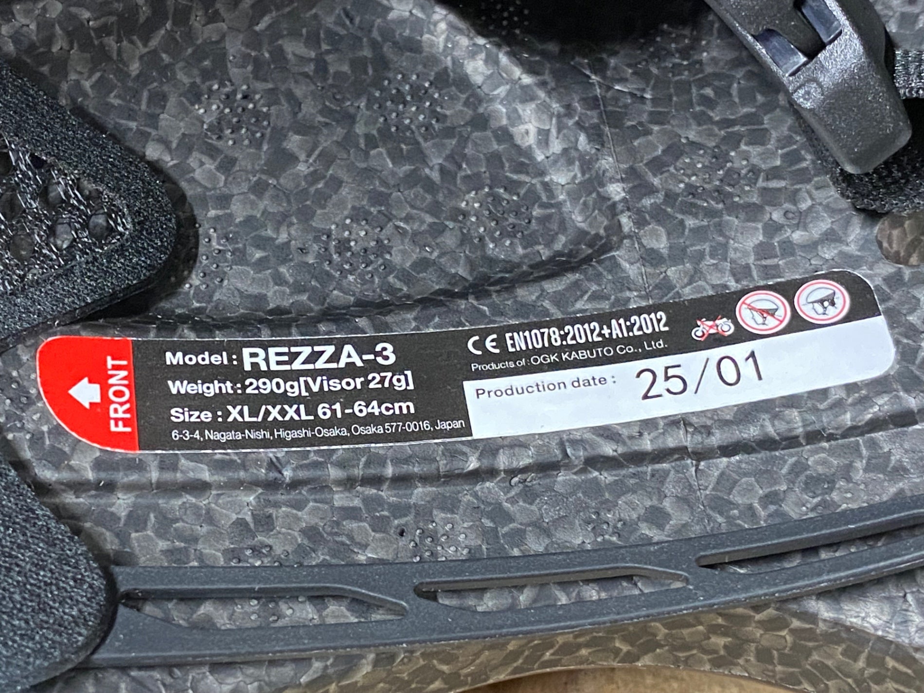 JW276 カブト KABUTO REZZA-3 ヘルメット XL-XXLサイズ 黒 令和7年1月