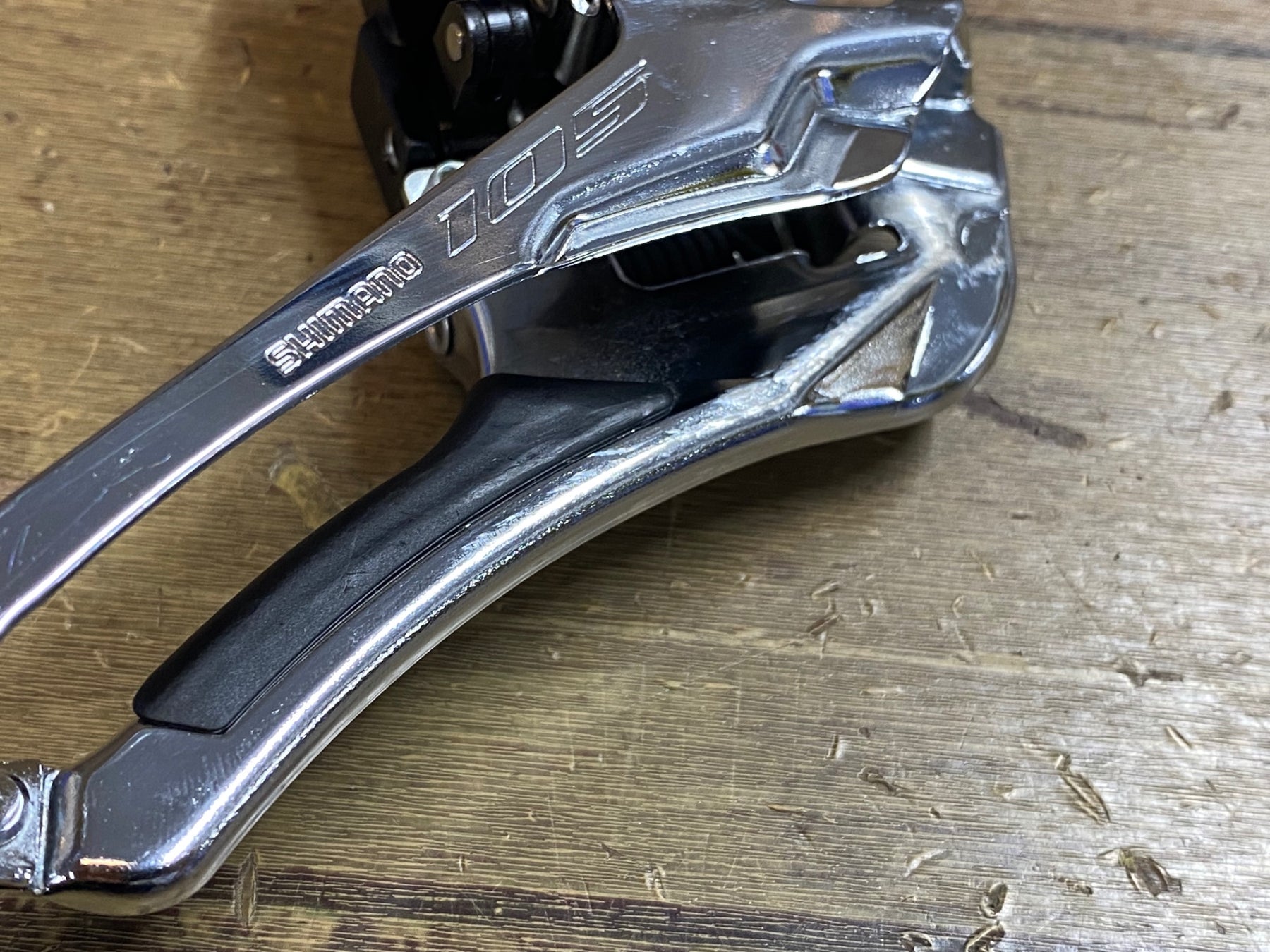 JJ353 シマノ SHIMANO 105 FD-R7000 フロントディレイラー 黒 直付