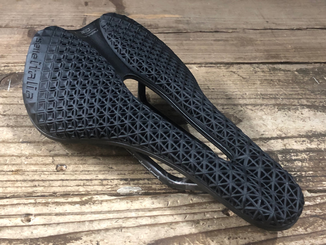 JU150 セライタリア Selle Itlia ノヴァス NOVUS EVO 3D KIT CARBONIO SUPERFLOW サドル カーボンレール