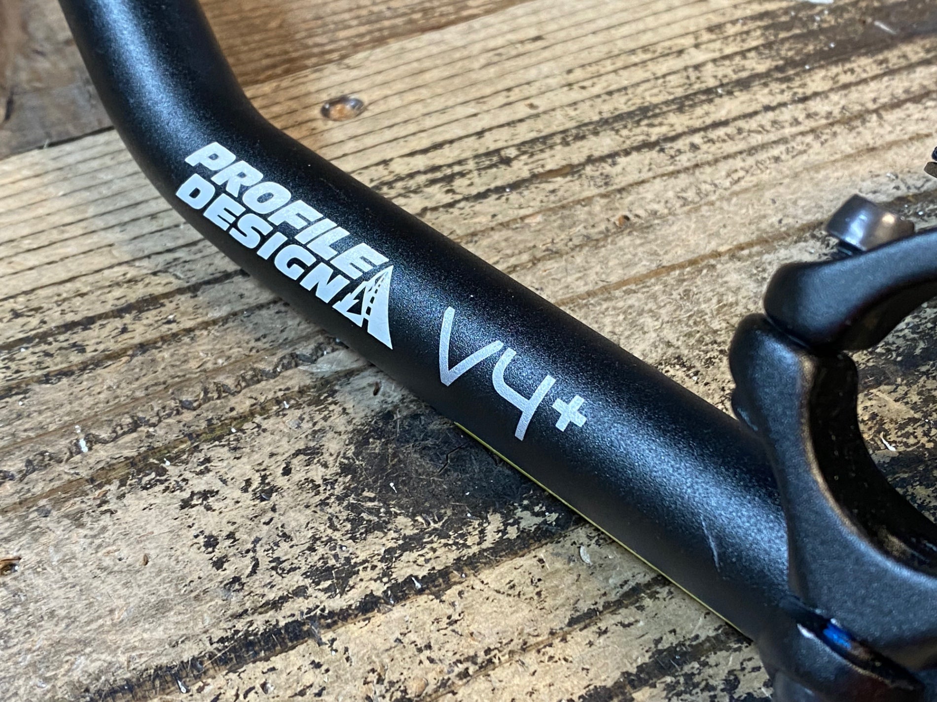 JQ093 プロファイルデザイン PROFILE DESIGN V4+ DHバー Φ31.8 – BICI