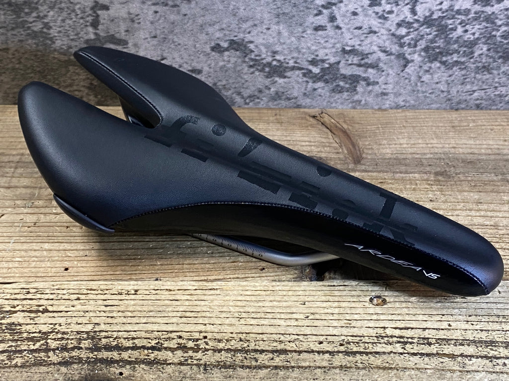 JP349 フィジーク fizik ARDEA VS サドル 黒 142mm S.ALLOY – BICI