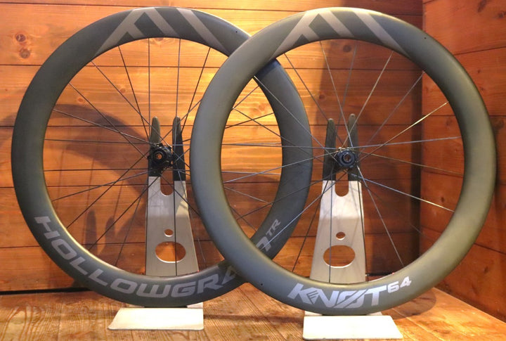 キャノンデール CANNONDALE ホログラム HOLLOWGRAM KNOT64 カーボン チューブレス ディスクブレーキ ホイールセット シマノ12/11S ワイドリム 21C 【東京南麻布店】