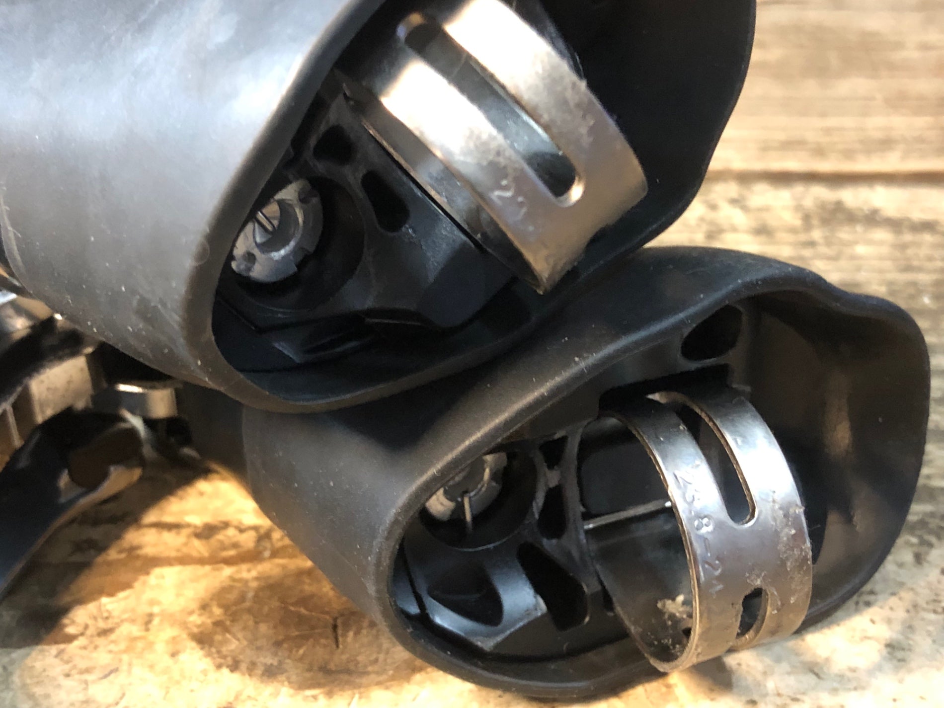 JV306 シマノ SHIMANO 105 ST-5800 STIレバー 2x11S シルバー – BICI