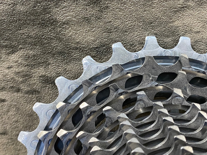 KA281 スラム SRAM レッド RED スプロケット 11S 11-28T ※ロックリングデュラエース
