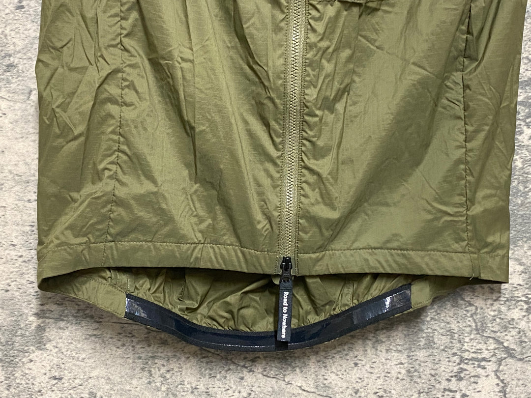 KM710 パスノーマルスタジオ PAS NORMAL STUDIOS ESSENTIAL INSULATED GILET サイクルベスト ジレ カーキ S