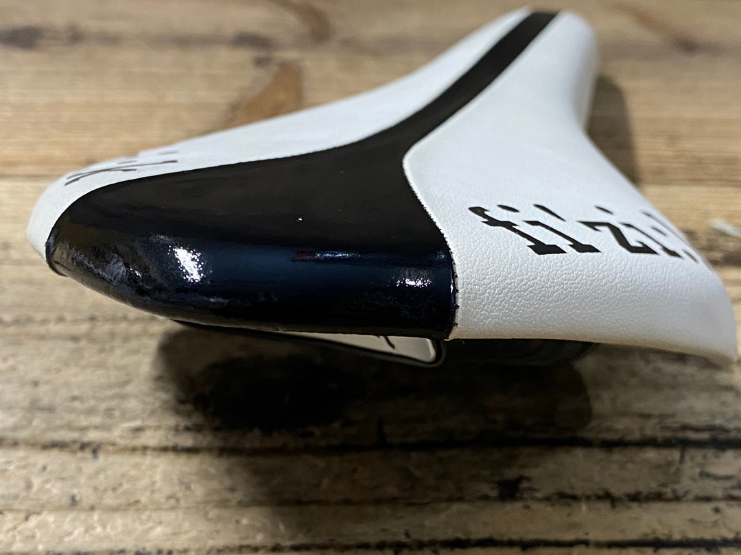 KQ628 フィジーク fizik ARIONE CX サドル 白 kium