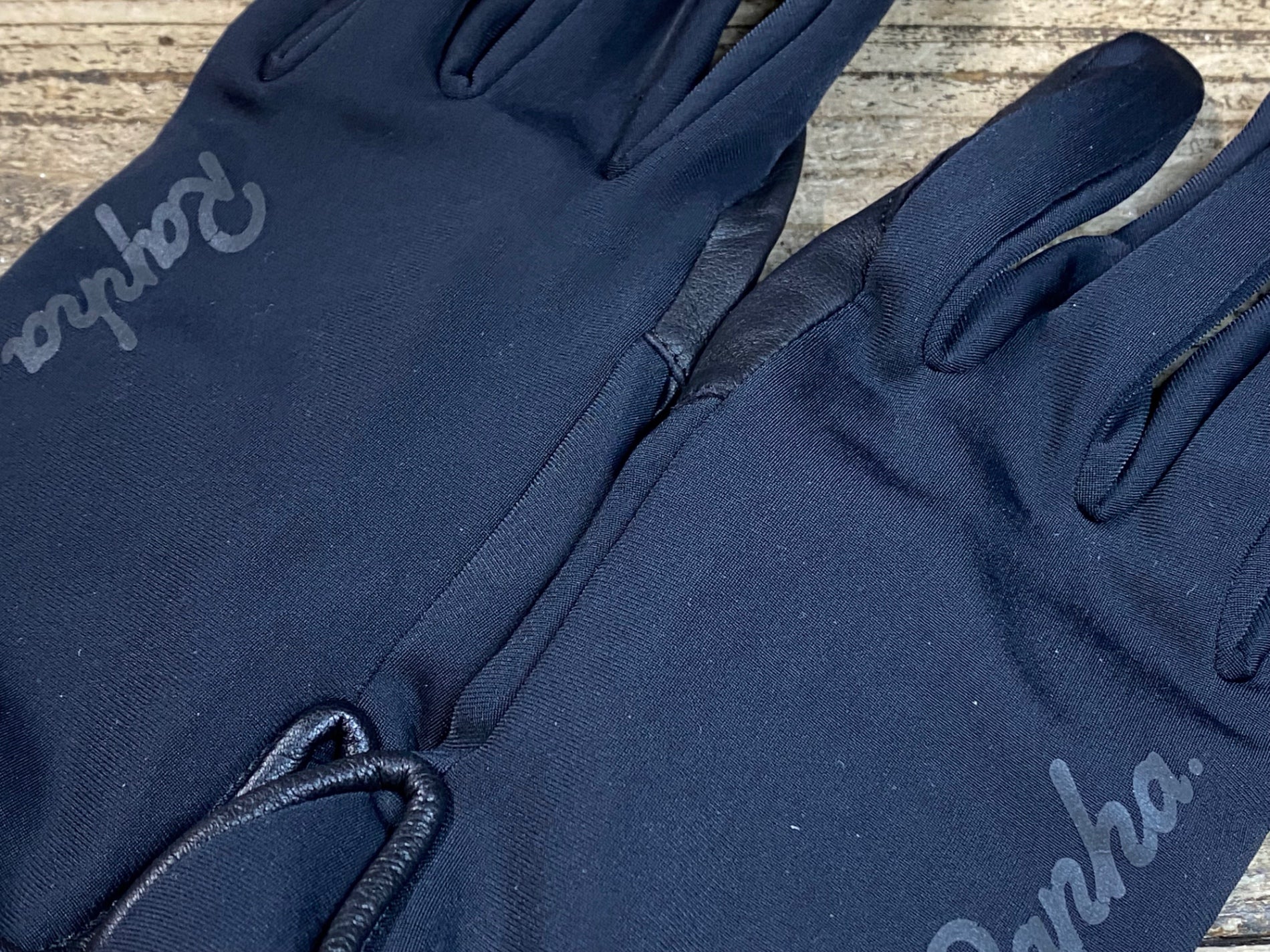 JU403 ラファ Rapha CLASSIC GLOVES 長指 グローブ 黒 L 裏起毛 – BICI