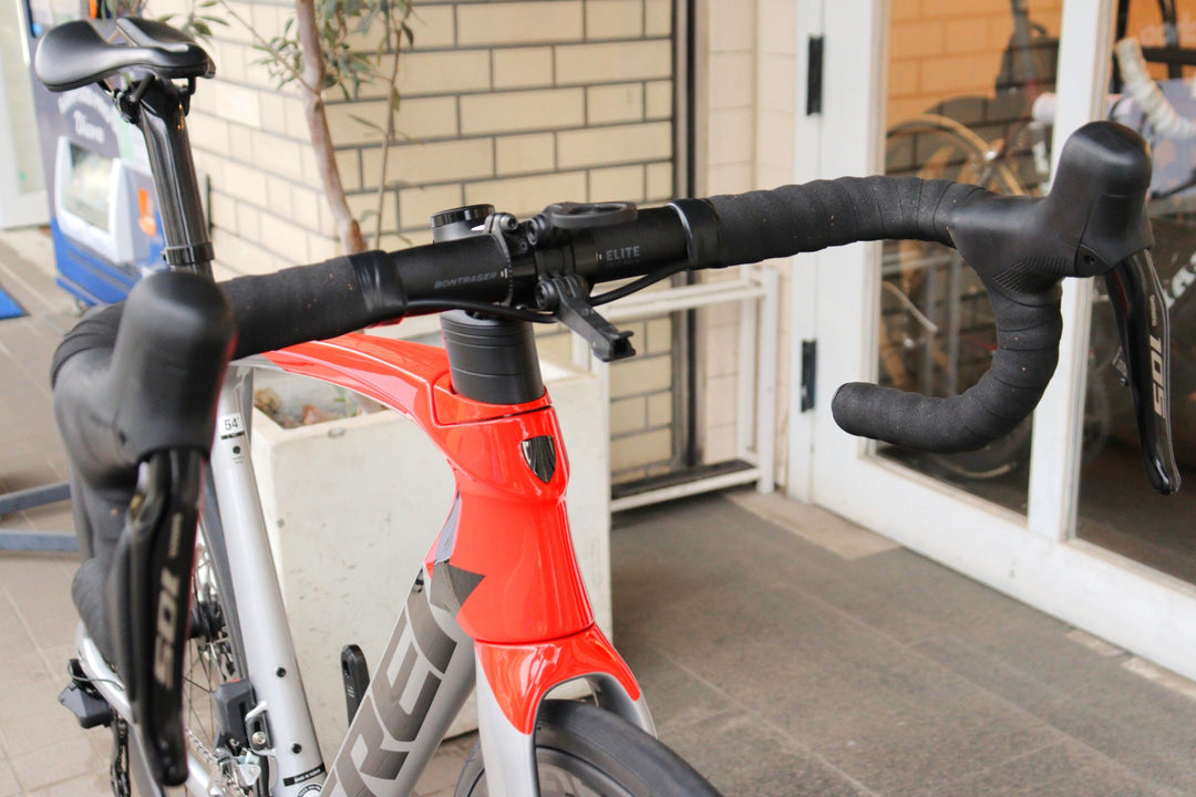 トレック TREK エモンダ ディスク EMONDA SL6 DISC 2023モデル 54サイズ シマノ 105 Di2 R7170 12S カーボン ロードバイク 【横浜店】