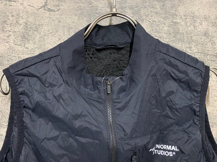 KA515 パスノーマルスタジオ PAS NORMAL STUDIOS ESSENTIAL INSULATED GILET ジレ サイクルベスト 黒 M