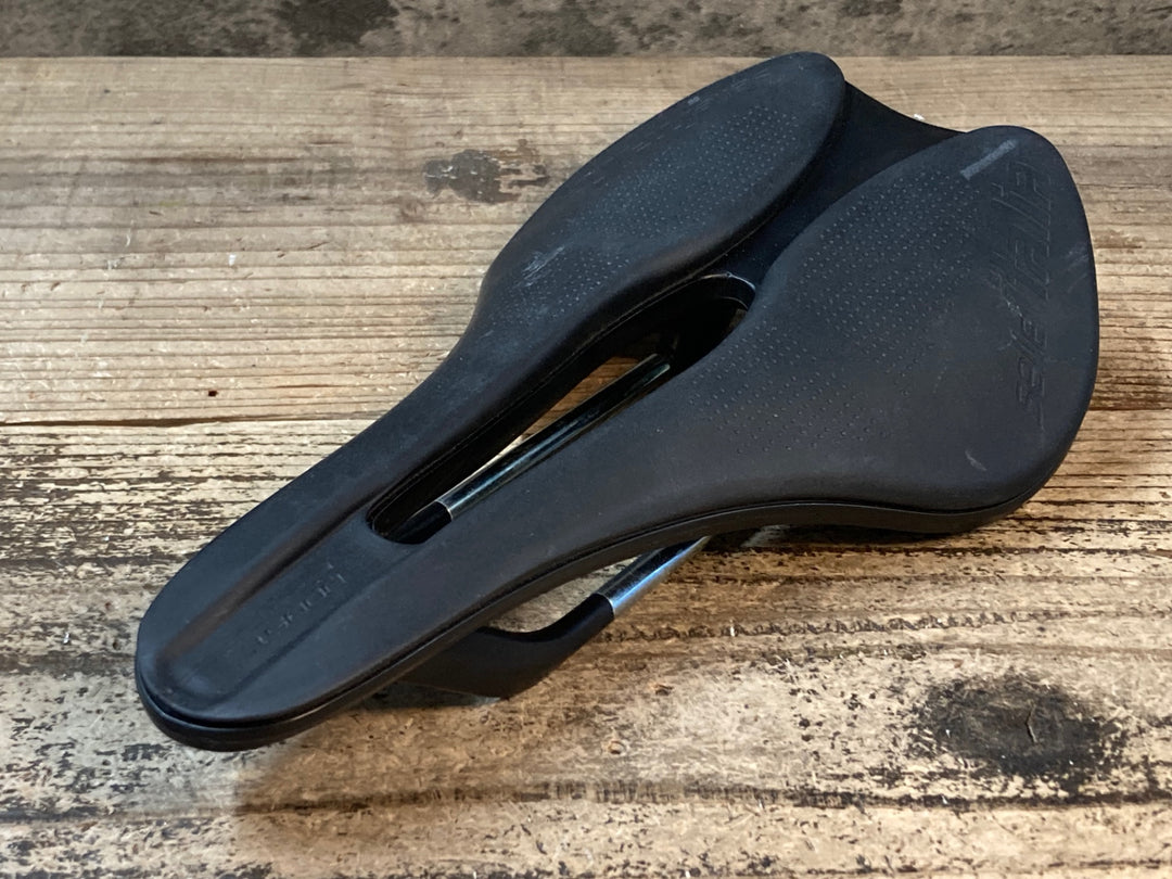 JQ813 セライタリア SELLE ITALIA NOVUS BOOST EVO サドル 黒 145mm FecAlloyレール