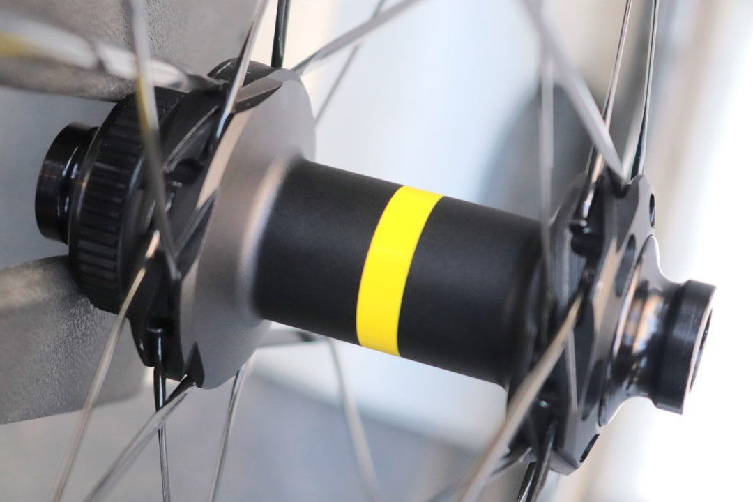 マヴィック MAVIC コスミック ディスク COSMIC SLR 32 DISC カーボン チューブレス ホイールセット シマノ12/11S ワイドリム 21C 【東京南麻布店】