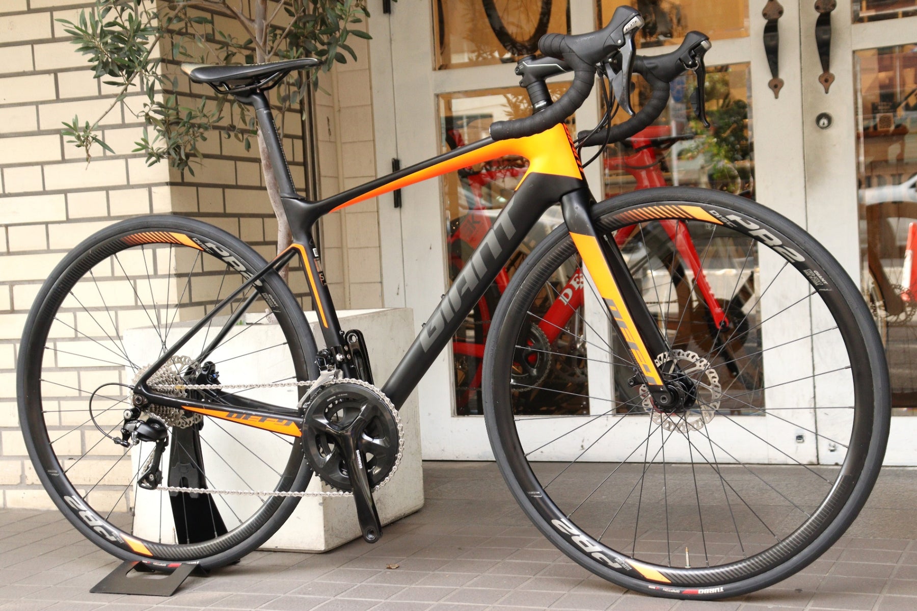 ジャイアント GIANT デファイ アドバンスド DEFY ADVANCED 2 DISC 2018 ジャイアント GIANT デファイ アドバンスド DEFY ADVANCED 2 DISC 2018
