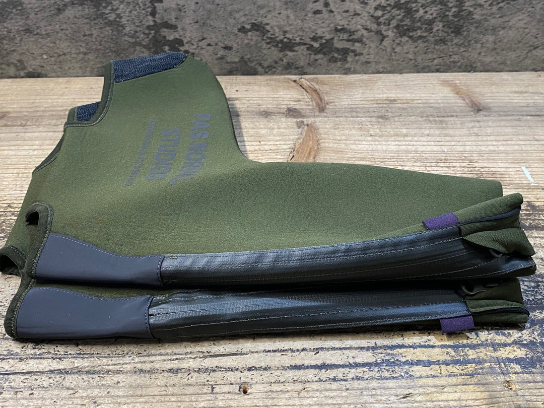 KA519 パスノーマルスタジオ PAS NORMAL STUDIOS LOGO HEAVY OVERSHOES シューズカバー オリーブ L
