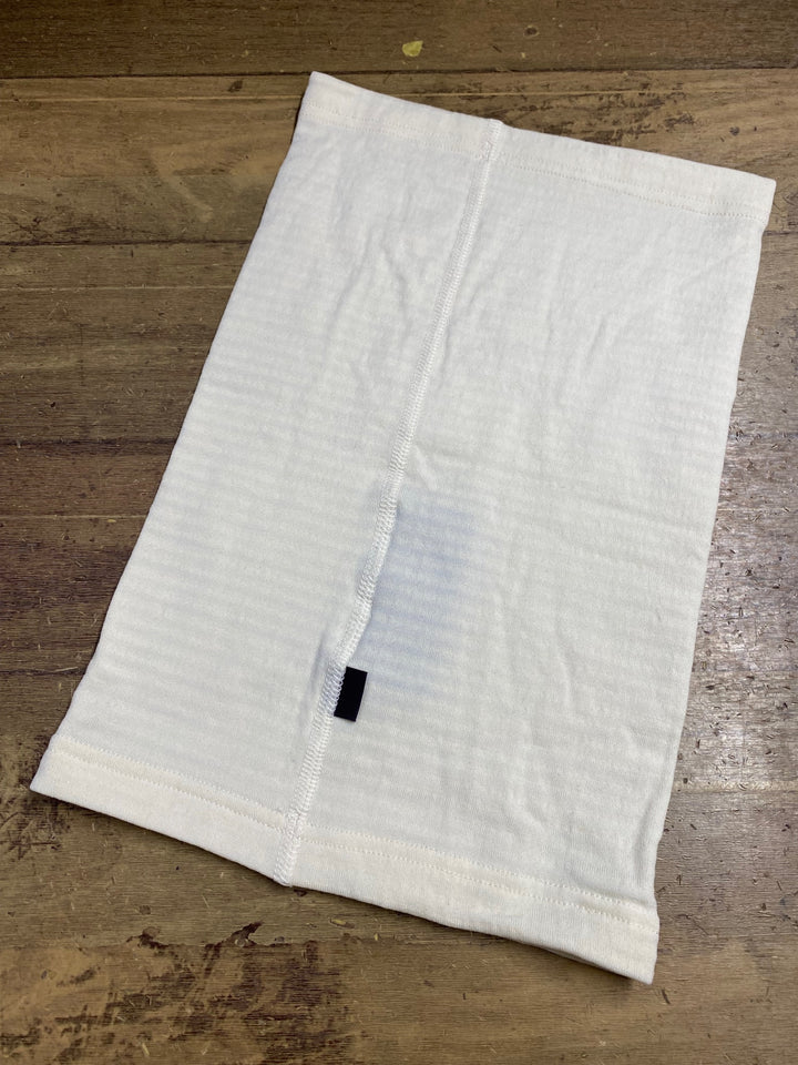 KA608 パスノーマルスタジオ PAS NORMAL STUDIOS ネックカバー 白 裏起毛 POLARTEC