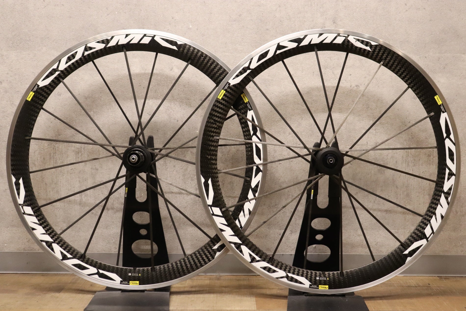 最終値下げ　マビック　コスミックカ一ボンSSC 直接取引限定 MAVIC マヴィック コスミックカーボン SSC シマノ11S対応 - メルカリ