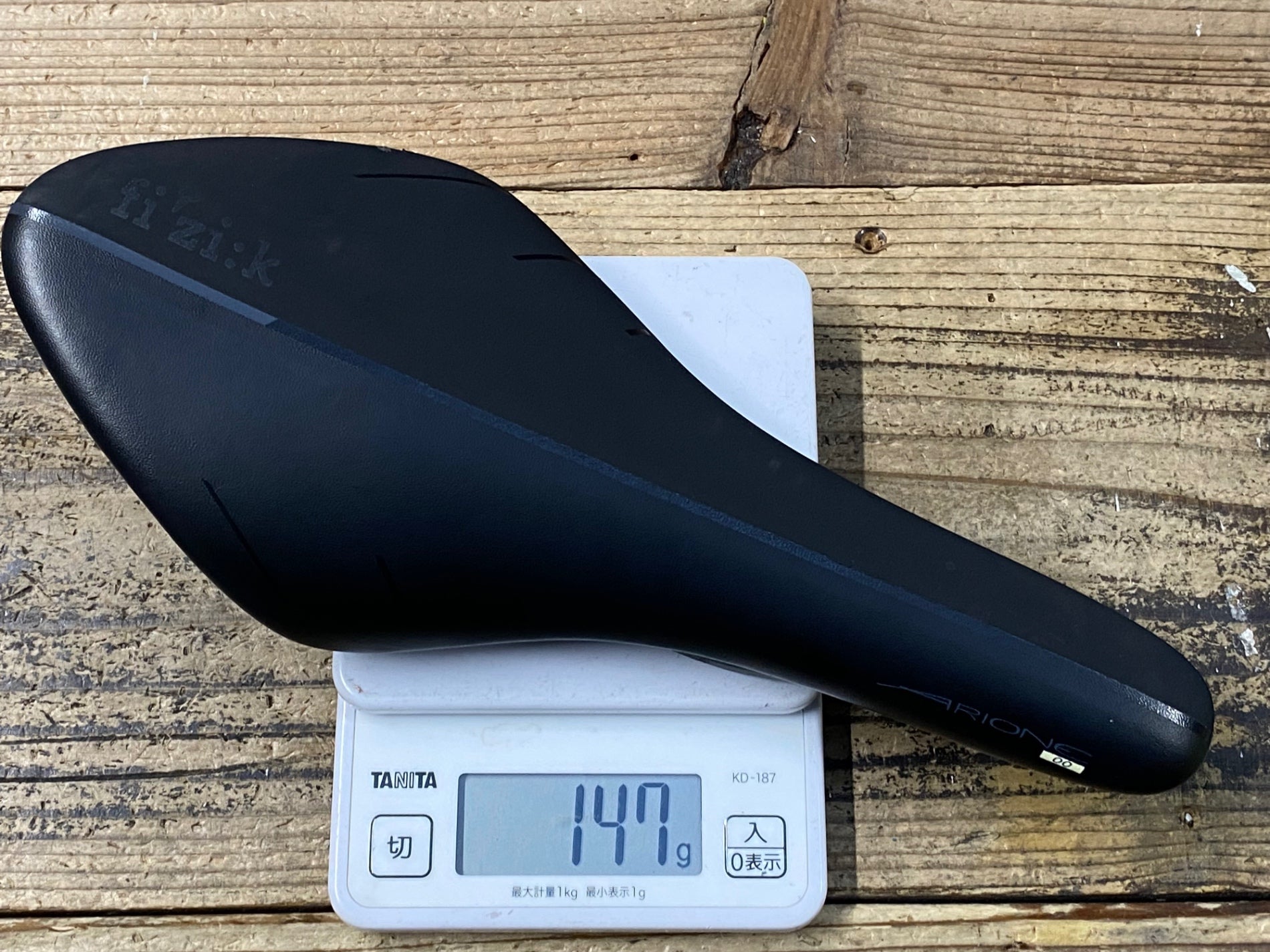 JY950 フィジーク fizik アリオネ ARIONE 00 MOBIUS サドル 黒