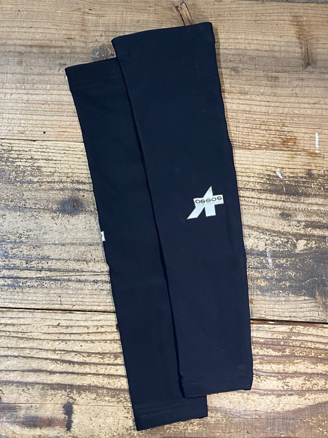 JV135 アソス ASSOS アームウォーマー 黒 サイズ不明 裏起毛