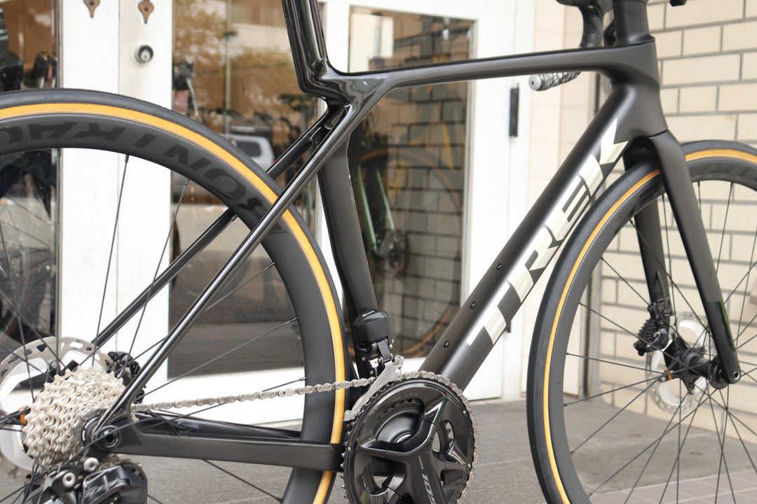 トレック TREK マドン MADONE SL6 GEN8 2025モデル Mサイズ シマノ 105 R7170 Di2 12S カーボン ロードバイク AEOLUS ELITE 35 【横浜店】