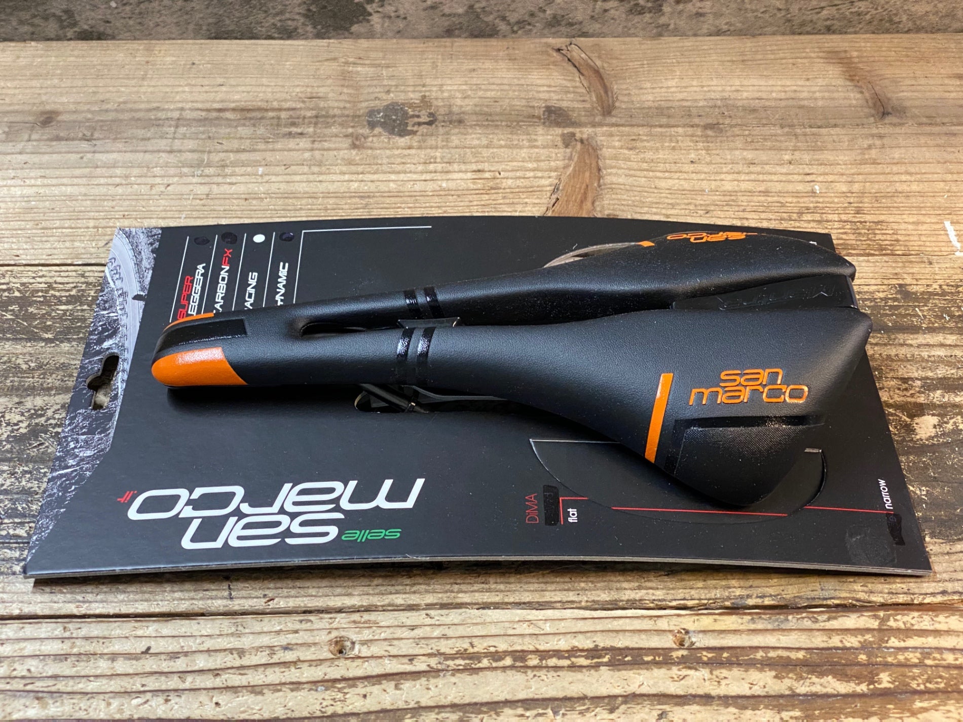 JR310 サンマルコ san marco MANTRA RACiNG サドル 黒オレンジ NARROW