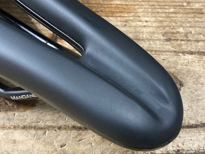 KM685 セライタリア selle italia NOVUS BOOST EVO GRAVEL TM SUPERFLOW 145mm MANGANESEレール