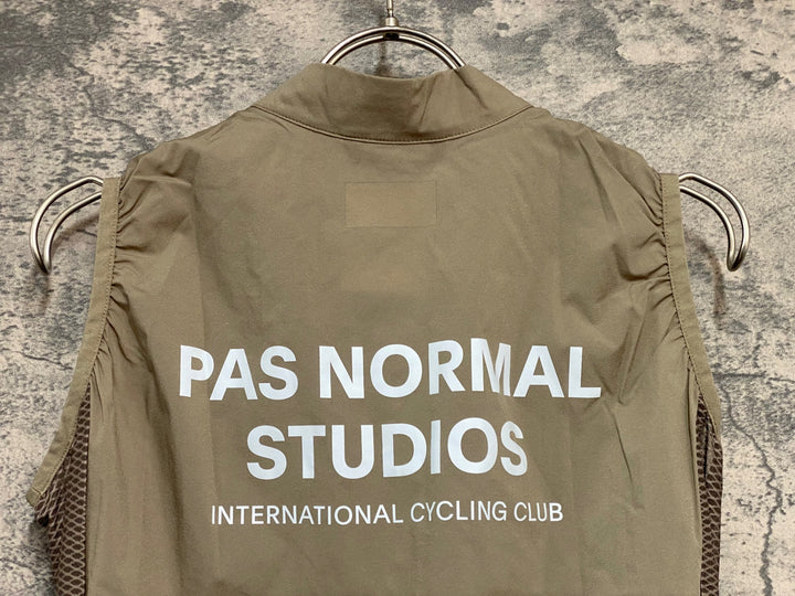 JY512 パスノーマルスタジオ PAS NORMAL STUDIOS Mechanism Stow Away Gilet ジレ サイクルベスト ベージュ M