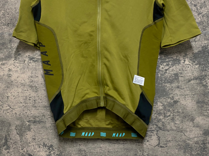 JO702 マープ MAAP ALT ROAD TEAM FIT JERSEY 半袖 サイクルジャージ オリーブ M
