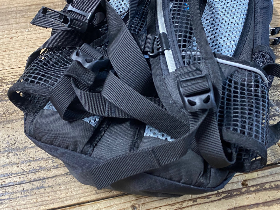 KE816 ドイター deuter RACE リュック バックパック 黒 グレー